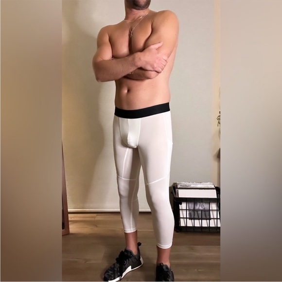 Nike Pro | Dri-FIT 3/4-Length Fitness Tights in White (Small) - Picture 11 of 12